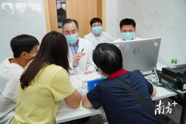 义诊为先天性心脏病、心脏瓣膜病患者提供免费诊疗服务。 &nbsp; 